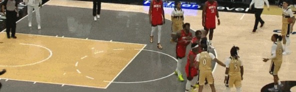 v站-确认了！交易首秀！NBA第一个转会球星