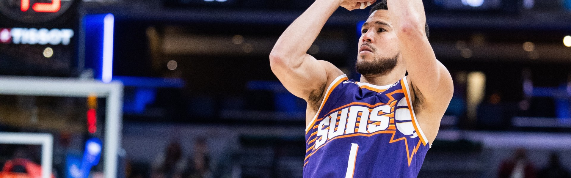 v站-布克生涯第228场砍下30+超越大梦&amp;摩西·马龙 和威少&amp;浓眉并列