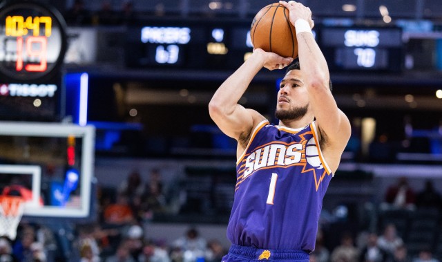 v站-布克生涯第228场砍下30+超越大梦&amp;摩西·马龙 和威少&amp;浓眉并列