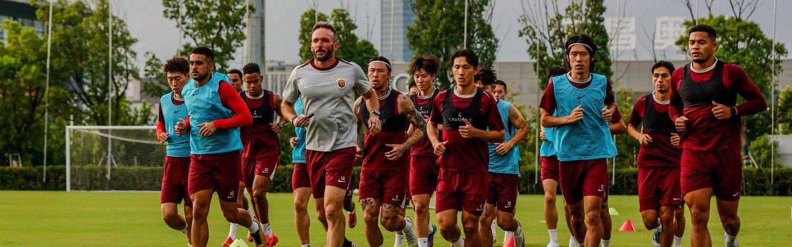 海港全队本周三重新集结备战，李昂、徐新因伤缺席合练